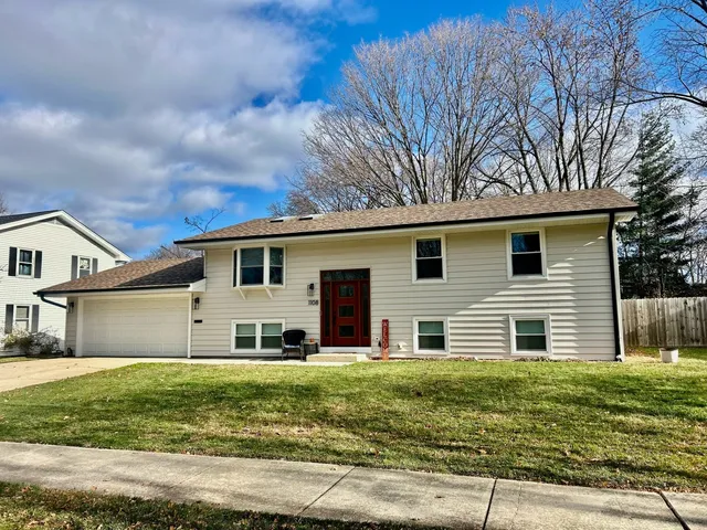 $449,000 | 1108 South 12th Street, St. Charles, IL 60174