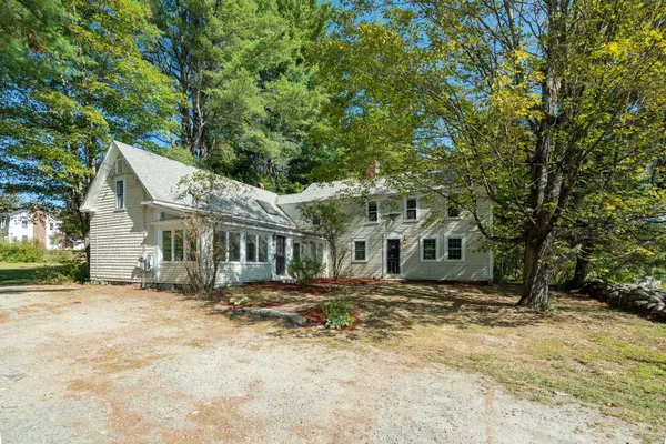 $489,000 | 295 Andover Road, New London, NH 03257