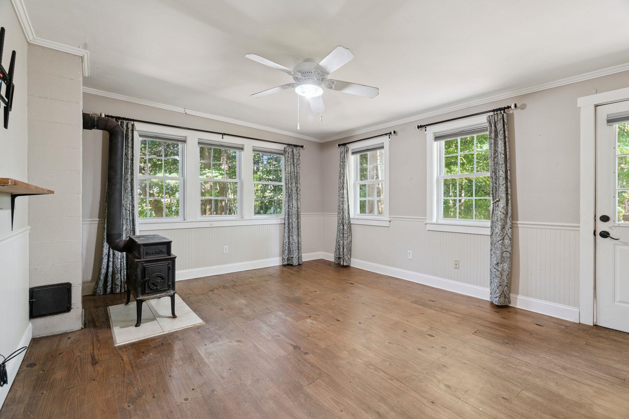 295 Andover Road New London, NH 03257 - Photo 7 of 34