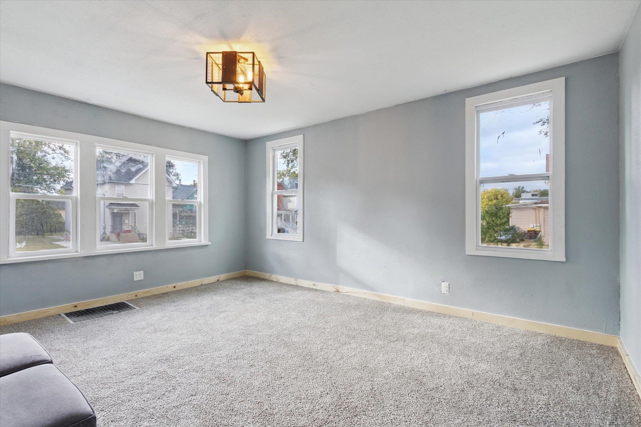 918 South 3rd Street Rockford, IL 61104 - Photo 14 of 27