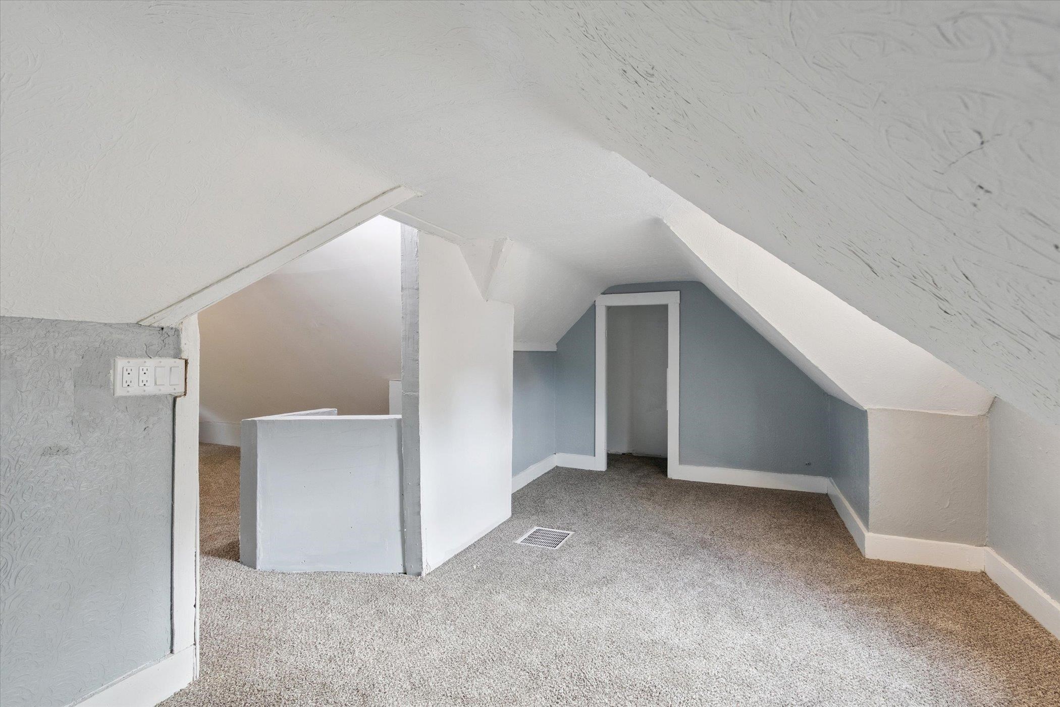 918 South 3rd Street Rockford, IL 61104 - Photo 2 of 27