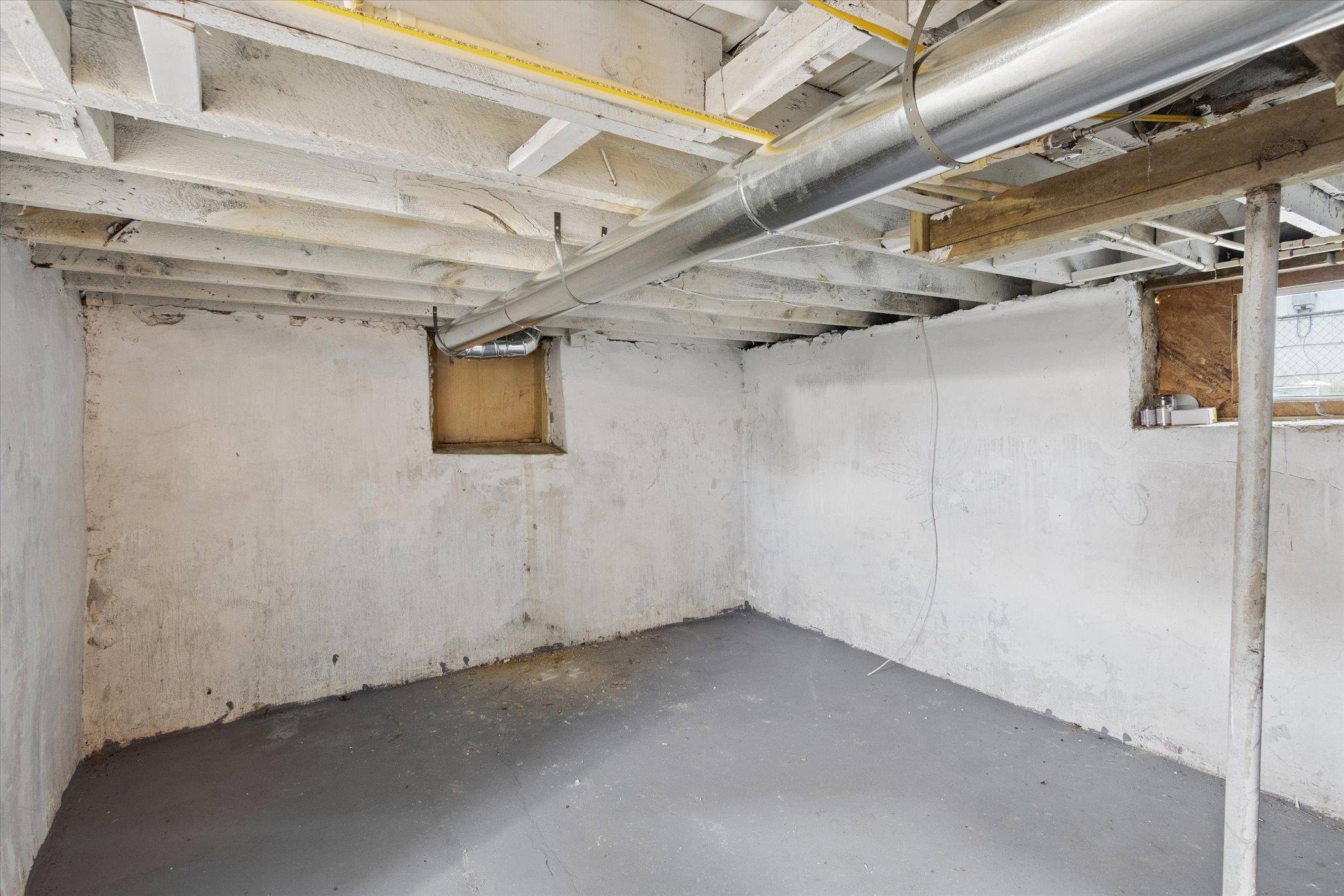 918 South 3rd Street Rockford, IL 61104 - Photo 3 of 27 a view of a room with a hallway