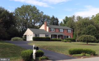 272 Winthrop Road Berwyn, PA 19312 - Photo 2 of 31 A Lenape Farms Classic