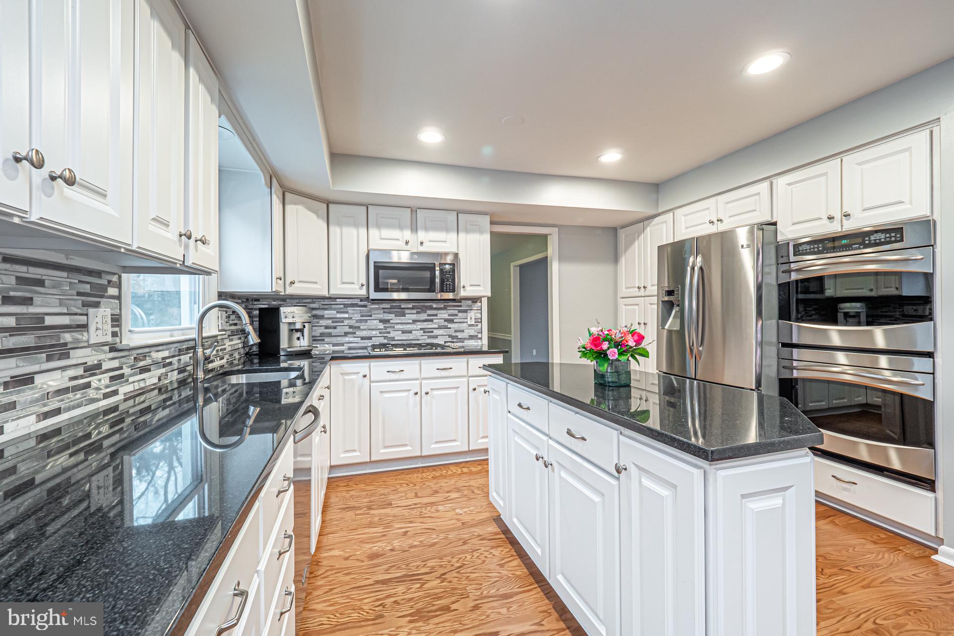 272 Winthrop Road Berwyn, PA 19312 - Photo 11 of 31 Updated Kitchen