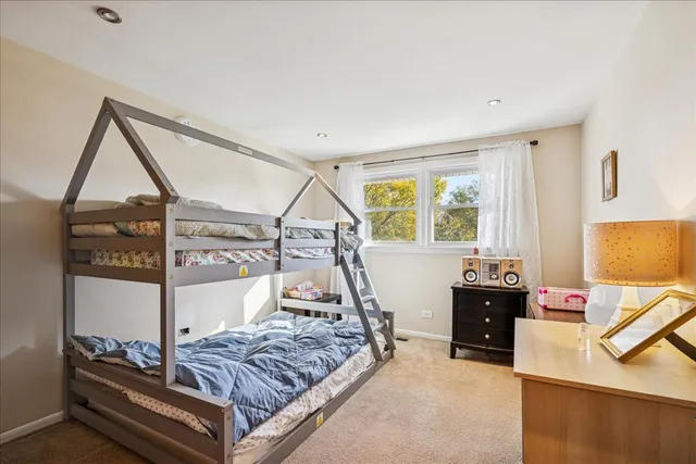 $499,000 | 275 Wilkins Drive, Des Plaines, IL 60016