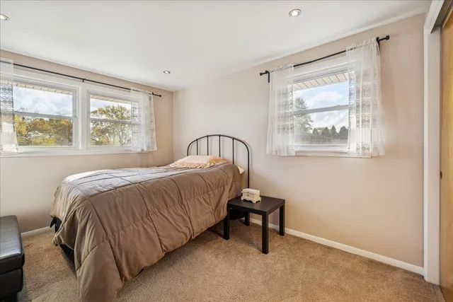 $499,000 | 275 Wilkins Drive, Des Plaines, IL 60016