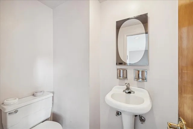 $499,000 | 275 Wilkins Drive, Des Plaines, IL 60016