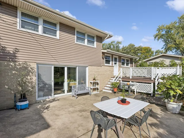 $499,000 | 275 Wilkins Drive, Des Plaines, IL 60016