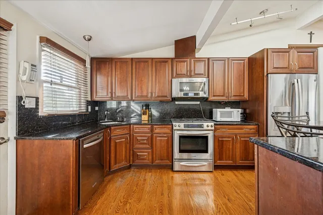 $499,000 | 275 Wilkins Drive, Des Plaines, IL 60016