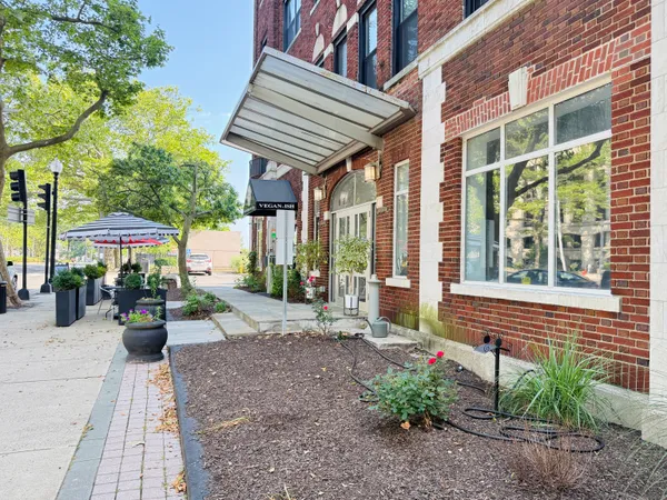 $249,999 | 881 Lafayette Boulevard, Unit 2H, Bridgeport, CT 06604