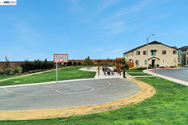 $695,000 | 30 Cypress Way, Pittsburg, CA 94565