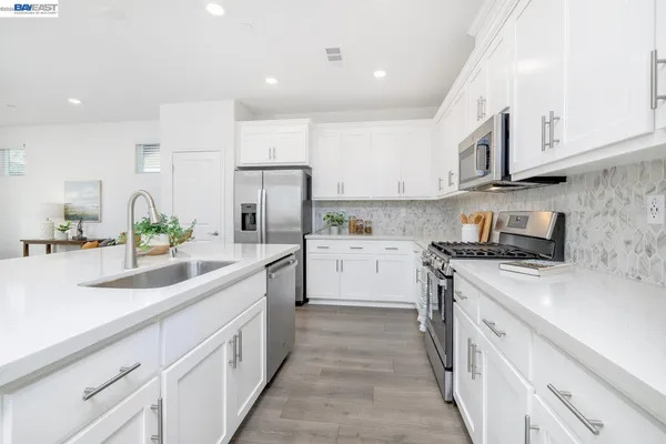 $695,000 | 30 Cypress Way, Pittsburg, CA 94565