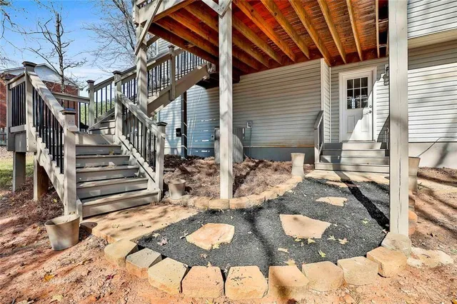 a view of a yard with trees