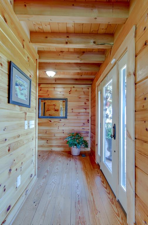 1567 Dillon Road Milton, TN 37118 - Photo 6 of 30 a hallway with wooden floor