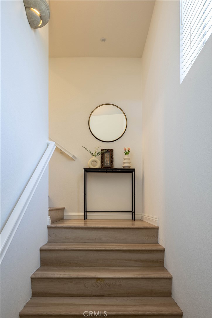 42 Chadron Circle Ladera Ranch, CA 92694 - Photo 2 of 27 a view of entryway