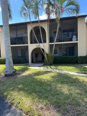 $129,000 | 436 Pine Glen Lane, Unit D1, Greenacres, FL 33463