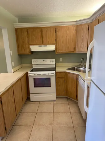 $129,000 | 436 Pine Glen Lane, Unit D1, Greenacres, FL 33463