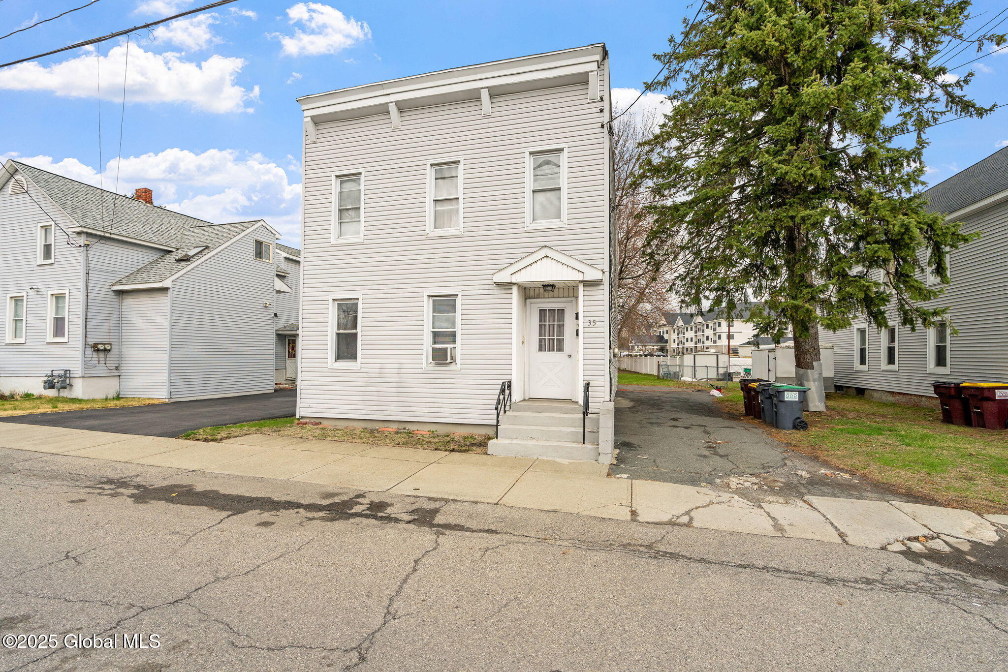 35 Exchange Street Colonie, NY 12205 - Photo 3 of 36 3-web-or-mls-35-exchange-st