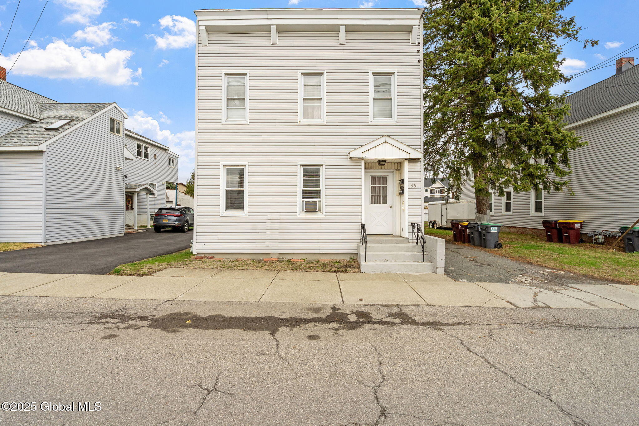 35 Exchange Street Colonie, NY 12205 - Photo 4 of 36 4-web-or-mls-35-exchange-st