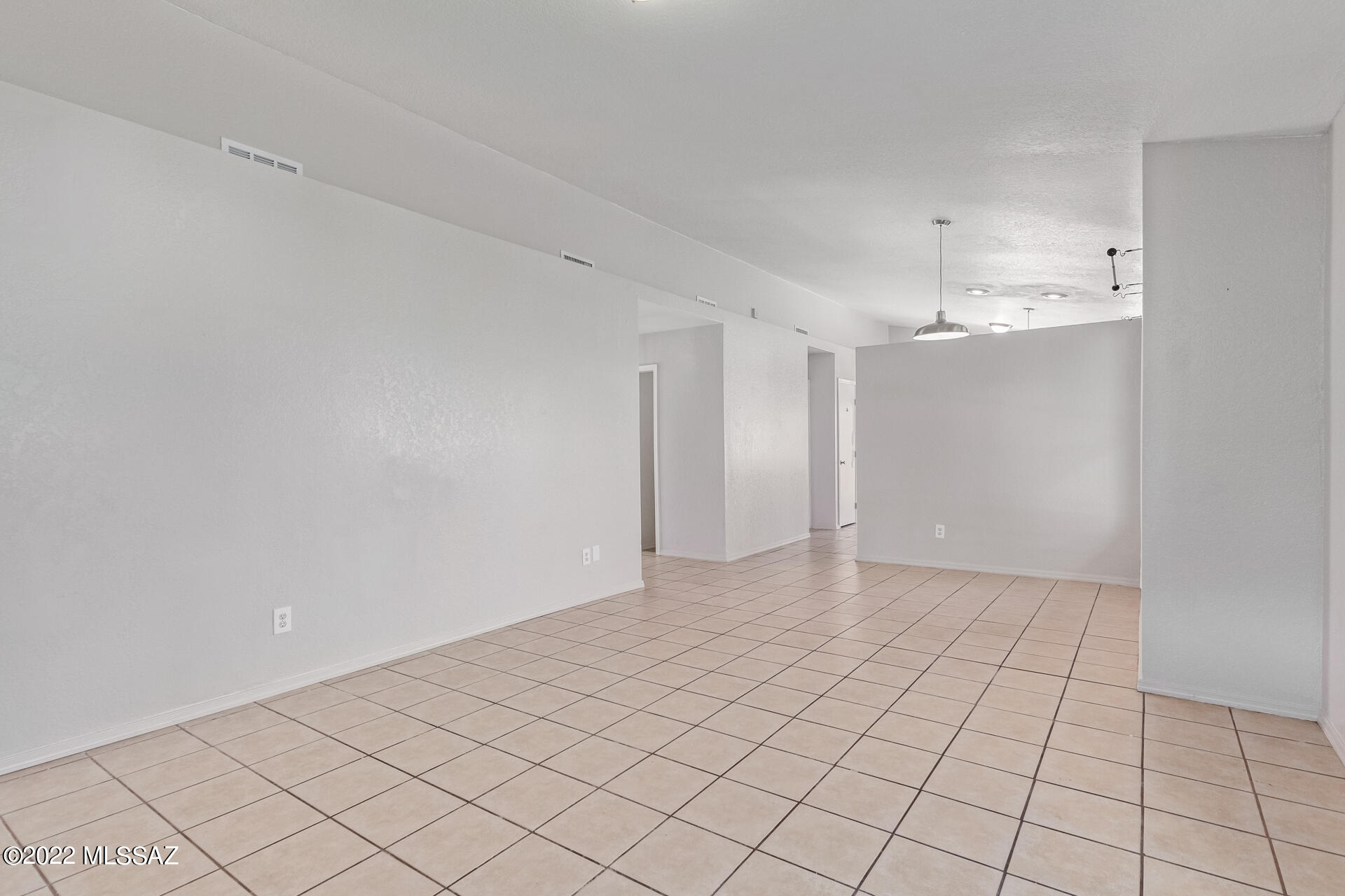 4697 West Weathervane Street Tucson, AZ 85741 - Photo 4 of 25 a view of an empty room