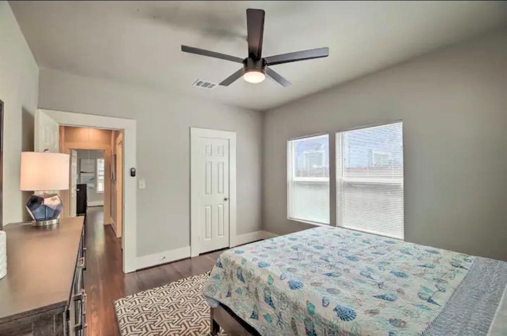 5224 Leeland Street Houston, TX 77023 - Photo 15 of 18 Back Bedroom view 2