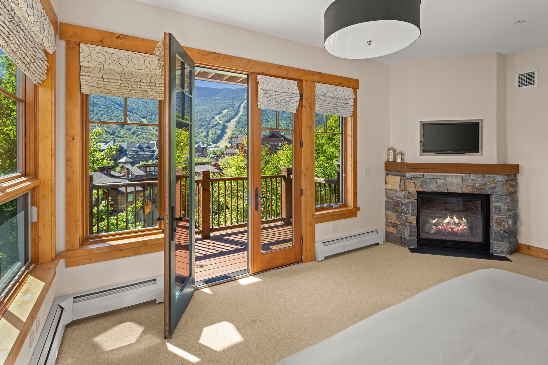 83 Nosedive Drive, Unit CABIN #9 Stowe, VT 05672 - Photo 25 of 40