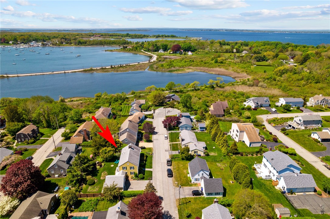 10 Fort Hill Road Bristol, RI 02809 - Photo 4 of 41 Gallery Image 4