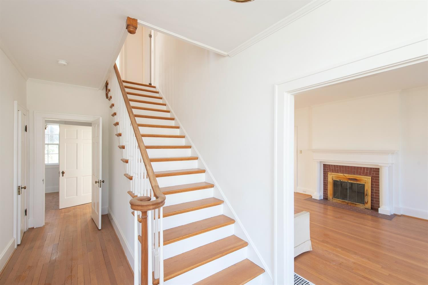 1404 Fontaine Road Lexington, KY 40502 - Photo 5 of 51 Photo 5