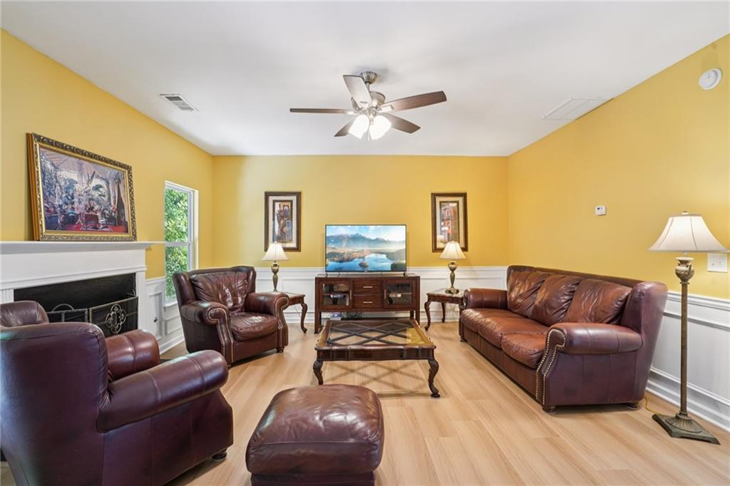 715 Moonlight Way Suwanee, GA 30024 - Photo 4 of 57