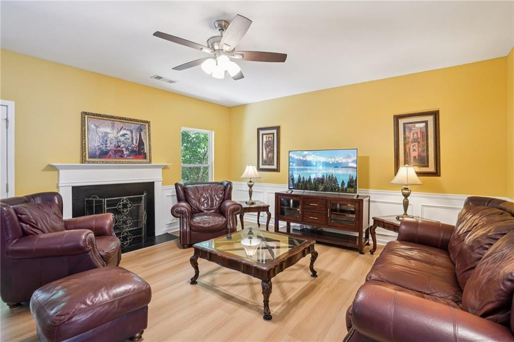 715 Moonlight Way Suwanee, GA 30024 - Photo 5 of 57