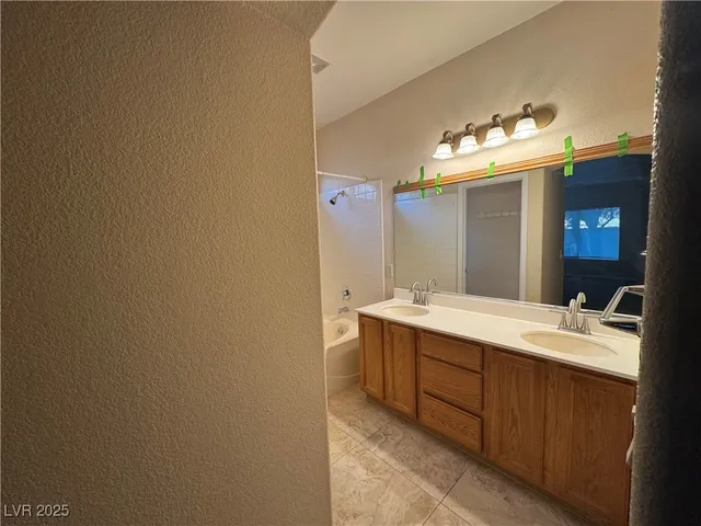 $1,950 | 5817 Golden Wing Street, Las Vegas, NV 89113