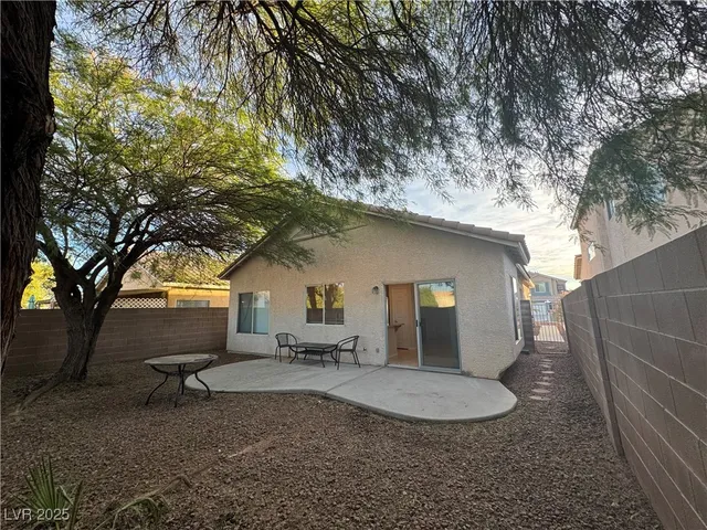 $1,950 | 5817 Golden Wing Street, Las Vegas, NV 89113