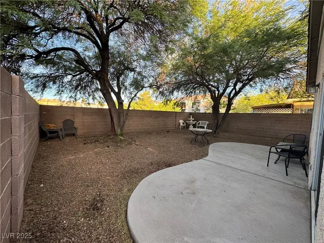 $1,950 | 5817 Golden Wing Street, Las Vegas, NV 89113