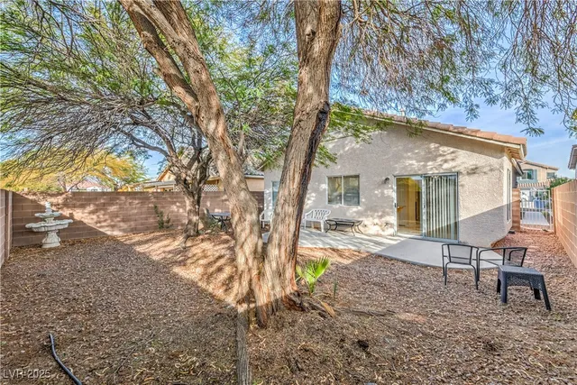 $1,950 | 5817 Golden Wing Street, Las Vegas, NV 89113