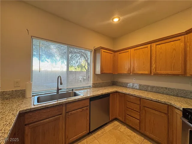 $1,950 | 5817 Golden Wing Street, Las Vegas, NV 89113