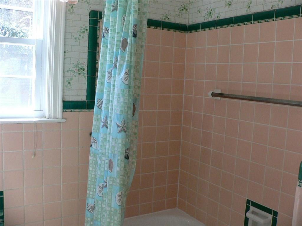 7012 Warwick Road Indianapolis, IN 46220 - Photo 17 of 38 Gallery Image 17