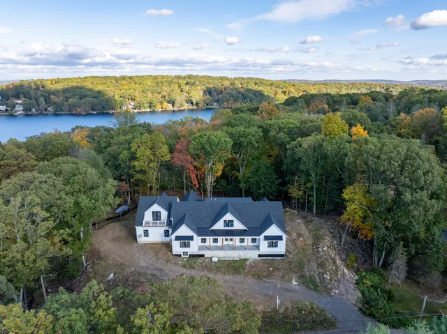 $850,000 | 255 Great Plain Road, Danbury, CT 06811