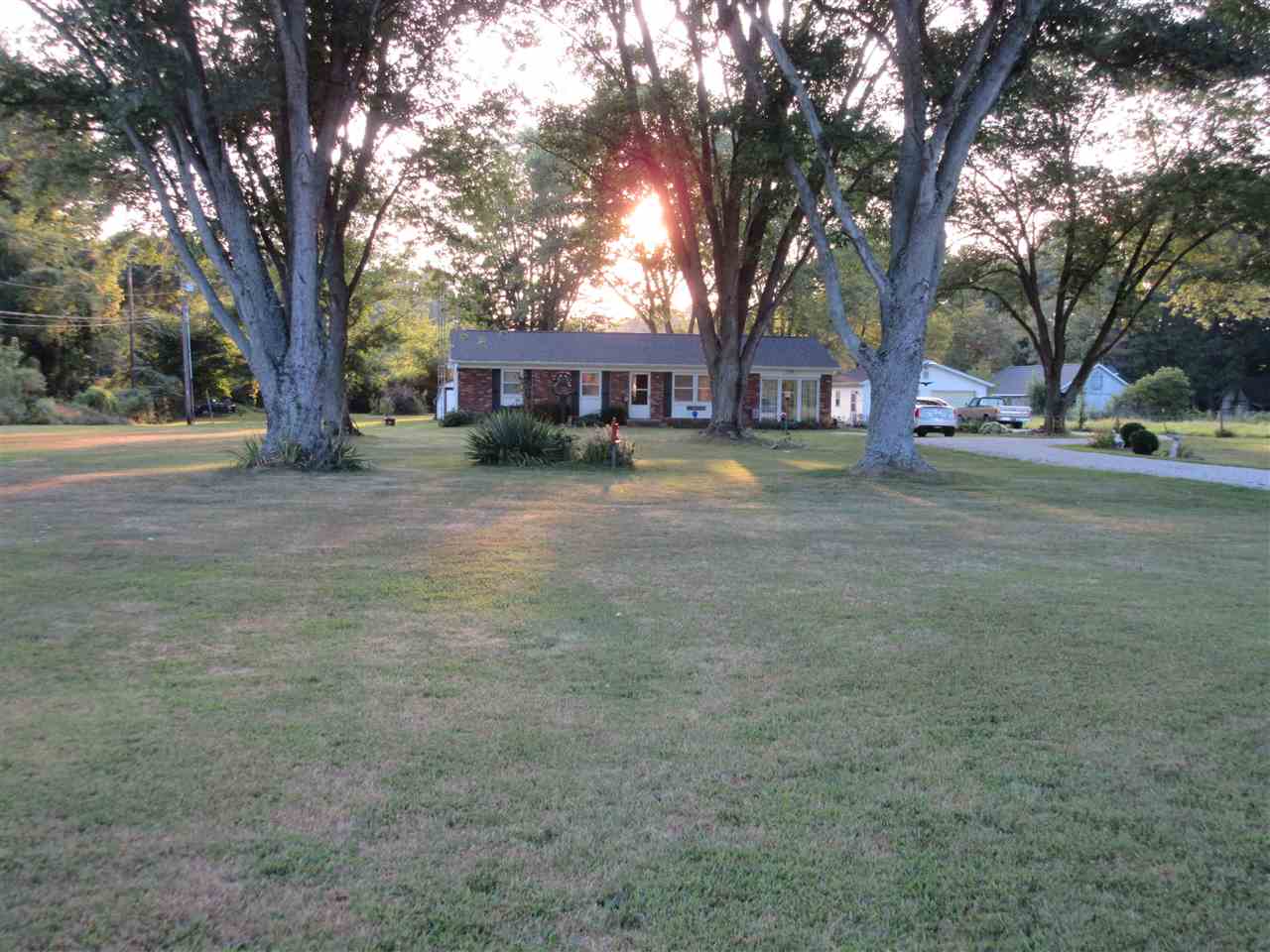 791 Coxton Road Bedford, IN 47421 - Photo 2 of 20 Gallery Image 2