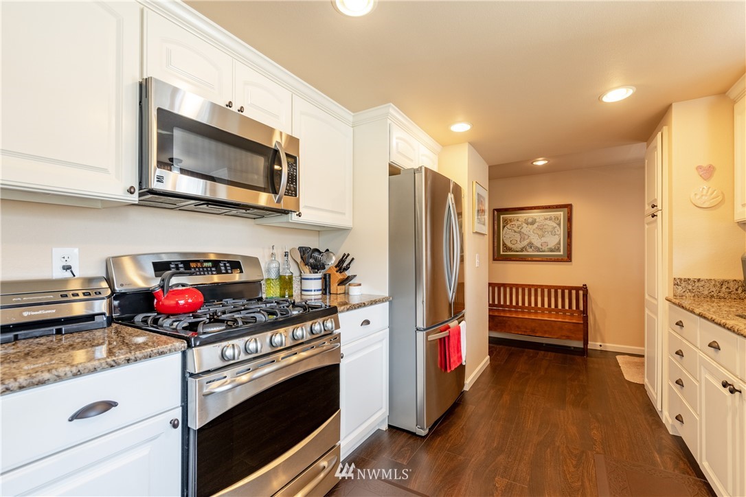 825 Dundee Road Northwest Olympia, WA 98502 - Photo 3 of 24 Gallery Image 3
