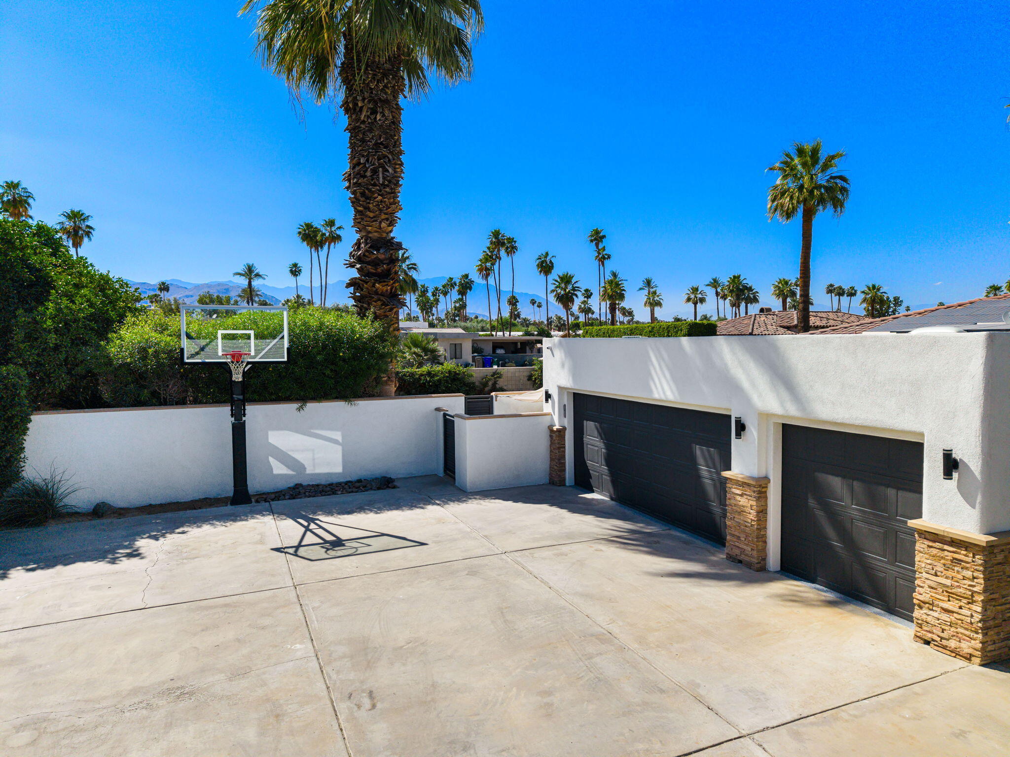 45855 Apache Road Indian Wells, CA 92210 - Photo 67 of 77 8-web-or-mls-TKApache_OPMG_0426_008