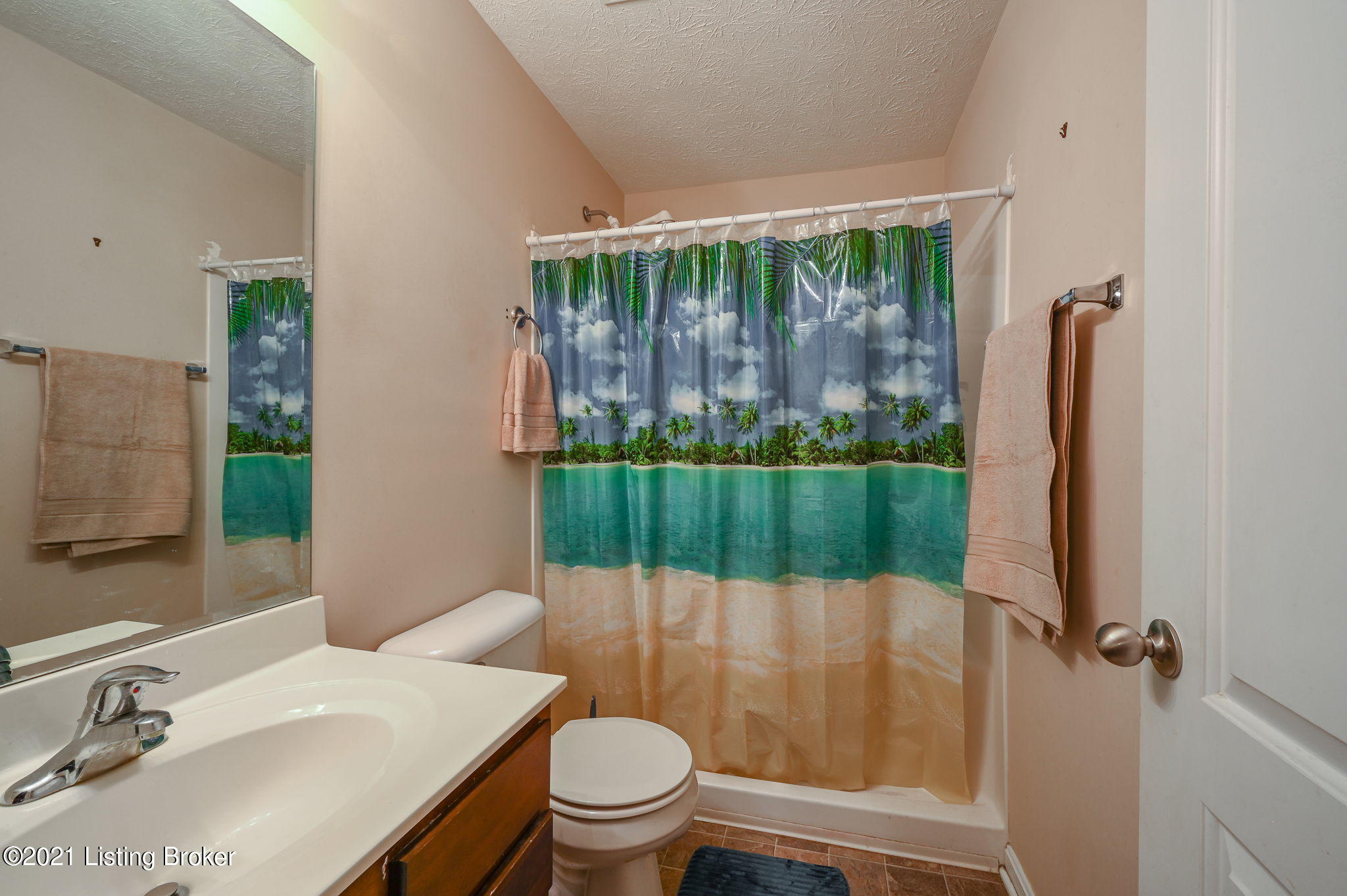 546 Hensley Road Shepherdsville, KY 40165 - Photo 10 of 21 Primary Bathroom