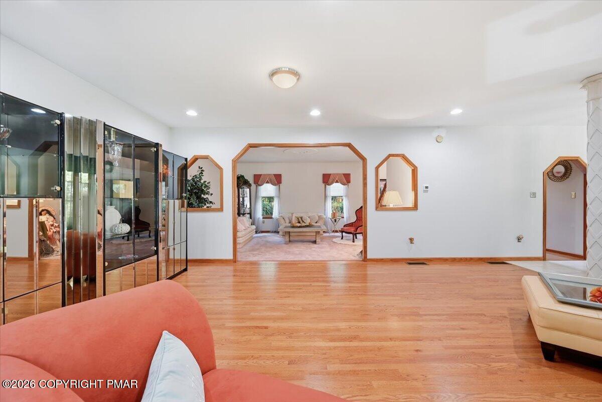 498 Twinbrook Road Wilkes Barre, PA 18702 - Photo 29 of 121 025-008_DSC_0635