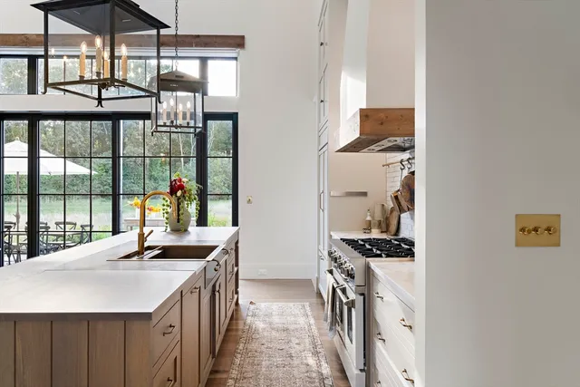 $3,350,000 | 8 Silver Hill Road, Lincoln, MA 01773