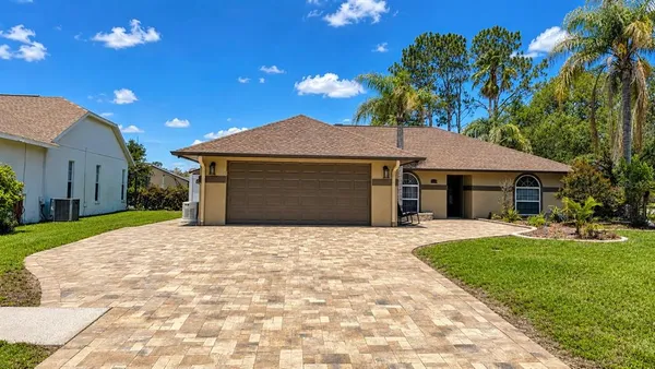 $385,000 | 6441 Silver Oaks Drive, Zephyrhills, FL 33542