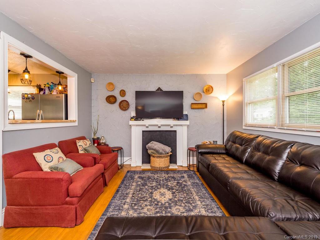 42 Royal Oaks Road Arden, NC 28704 - Photo 3 of 30 Gallery Image 3