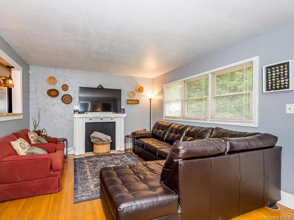 42 Royal Oaks Road Arden, NC 28704 - Photo 4 of 30 Gallery Image 4