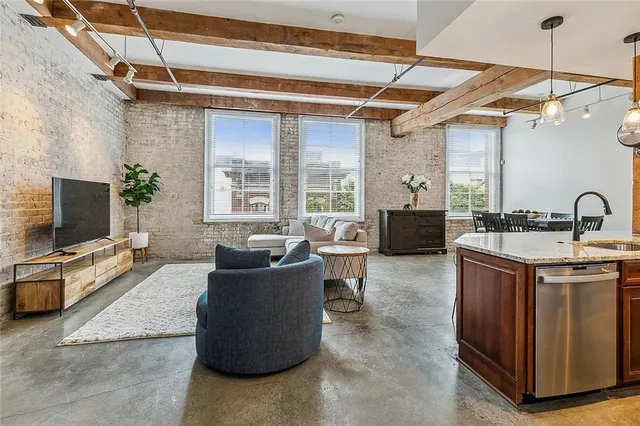 $4,200 | 825 Lafayette Street, Unit 4, New Orleans, LA 70113