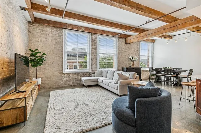 $4,200 | 825 Lafayette Street, Unit 4, New Orleans, LA 70113