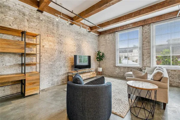 $4,075 | 825 Lafayette Street, Unit 4, New Orleans, LA 70113