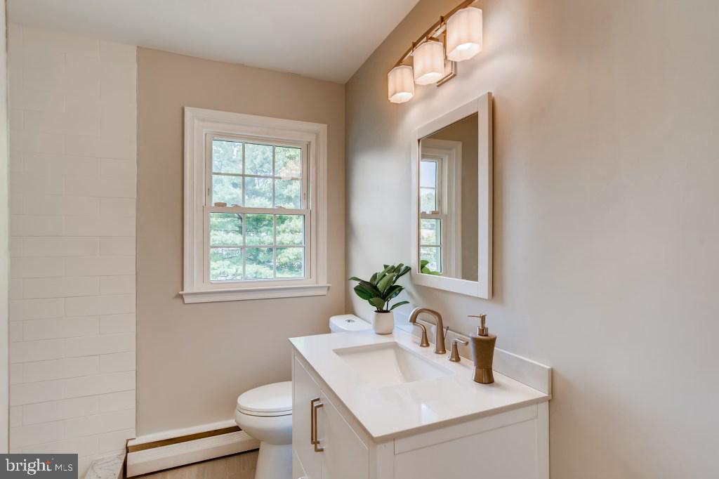907 Sibley Road Baltimore, MD 21286 - Photo 17 of 36 Stunning remodeled Hall Bath